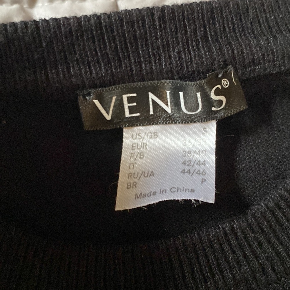 Embroidered sweater - Picture 4 of 6